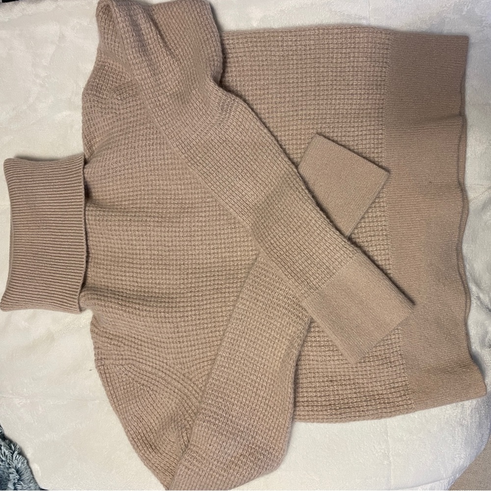 NWOT White and Warren Cashmere Sweater